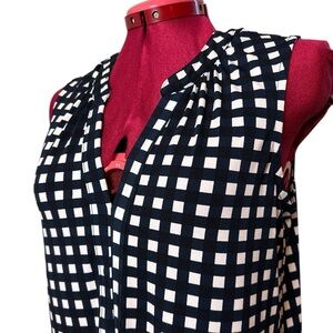 NWT Cleo Petites navy/white sleeveless stretch knit pullover V-front top